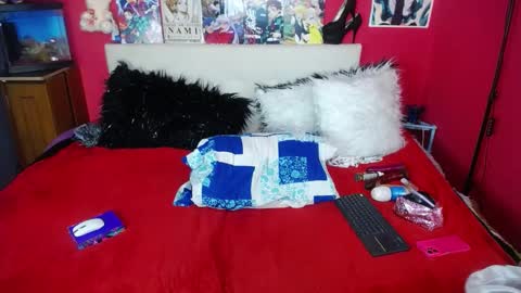 Snapshot of violl3t_fox chatting on 01-07-25, 11:45 Isabella online show from 01-07-25, 11:45