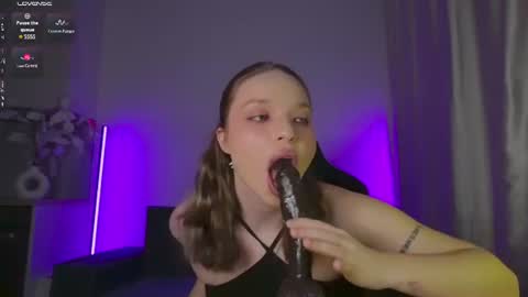 Violla online show from 06-27-26, 12:22