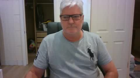 Snapshot of viper654321 chatting on 05-10-26, 07:24 viper654321 online show from 05-10-26, 07:24