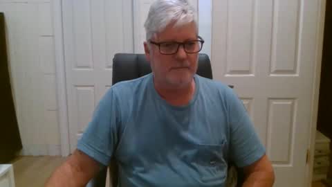 Snapshot of viper654321 chatting on 06-11-26, 07:39 viper654321 online show from 06-11-26, 07:39