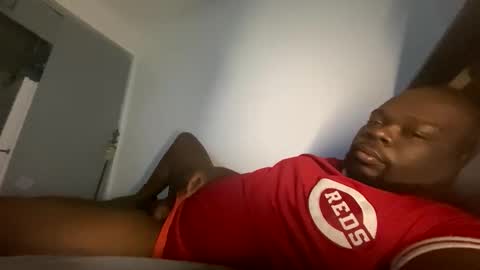 Snapshot of virgoincredible25 chatting on 10-26-25, 05:02 Elle Hood online show from 10-26-25, 05:02