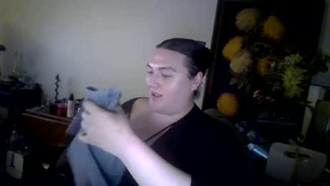 priscilla online show from 05-25-26, 06:08