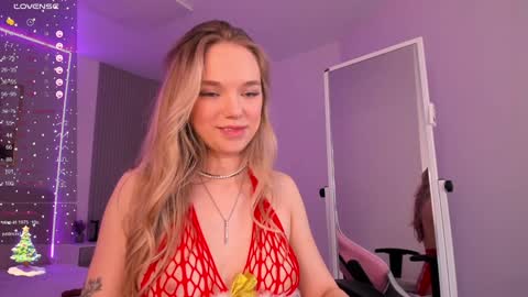 Snapshot of virrginchloee chatting on 12-30-24, 02:53 Chloe online show from 12-30-24, 02:53