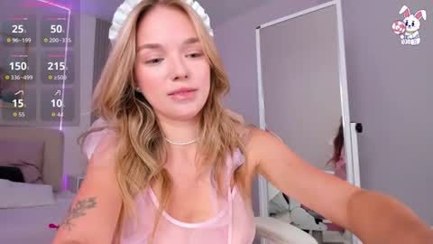 Snapshot of virrginchloee chatting on 06-23-26, 03:15 Chloe online show from 06-23-26, 03:15