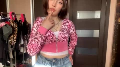 virusdoll online show from 04-15-26, 01:51