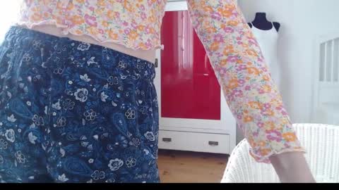 Snapshot of visceratio chatting on 03-09-25, 02:10 Visceratio online show from 03-09-25, 02:10