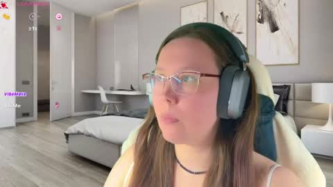 Snapshot of visecret chatting on 05-09-26, 11:48 Victoria Romans online show from 05-09-26, 11:48