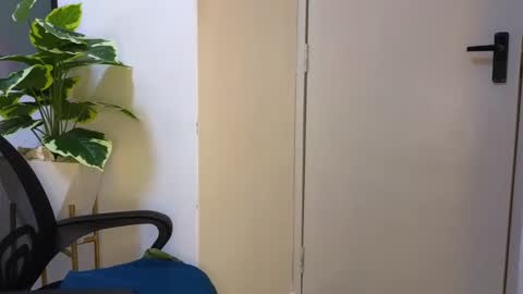 Snapshot of vishy408614 chatting on 02-09-25, 09:05 Ashley online show from 02-09-25, 09:05