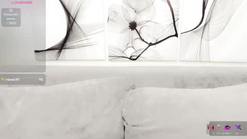 Snapshot of vita_flowen chatting on 02-25-25, 11:41 Vita online show from 02-25-25, 11:41
