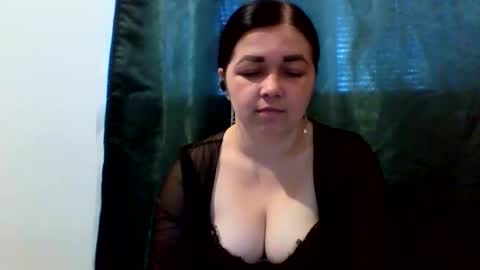 Vitalina282128 online show from 05-17-26, 03:08