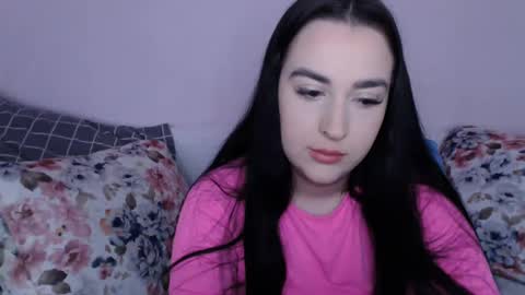 Snapshot of vitalina_freedom chatting on 12-18-24, 12:40 Vitalina online show from 12-18-24, 12:40
