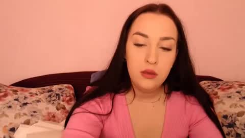 Snapshot of vitalina_freedom chatting on 01-05-25, 10:43 Vitalina online show from 01-05-25, 10:43