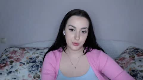 Snapshot of vitalina_freedom chatting on 02-08-25, 04:14 Vitalina online show from 02-08-25, 04:14
