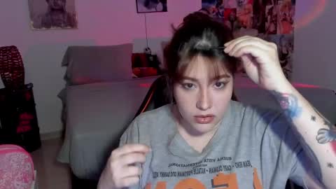 Snapshot of vitaxviper chatting on 02-05-25, 09:40 Vit a Viper online show from 02-05-25, 09:40