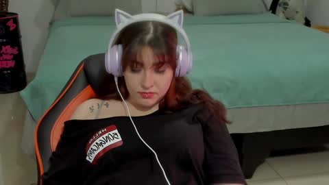 Snapshot of vitaxviper chatting on 02-25-25, 12:36 Vit a Viper online show from 02-25-25, 12:36