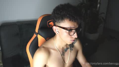 VITO BENZ online show from 12-20-25, 03:24