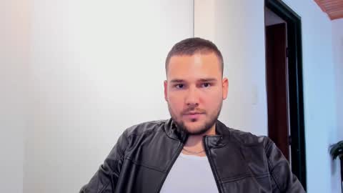 Vito Ferrer online show from 03-11-25, 08:53