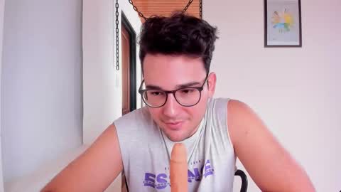 Vito Ferrer online show from 10-23-25, 03:33