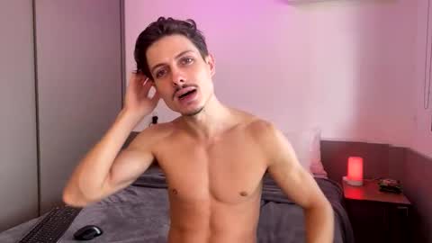 Snapshot of vitoraugustoxxx chatting on 10-19-25, 04:18 vitoraugustoxxx online show from 10-19-25, 04:18
