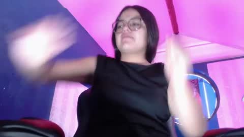 Snapshot of vitoria23_ chatting on 06-15-26, 01:24 victoria 3 online show from 06-15-26, 01:24