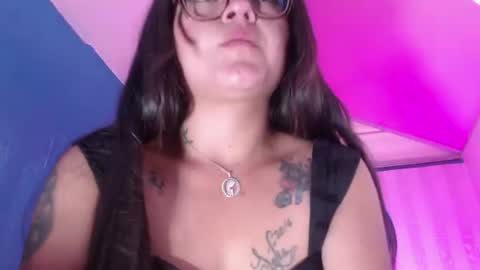 Snapshot of vitoria23_ chatting on 06-24-26, 02:38 victoria 3 online show from 06-24-26, 02:38