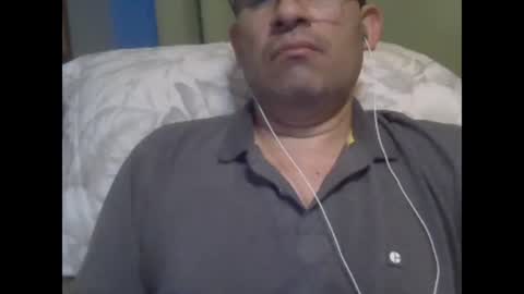 Snapshot of vittohot chatting on 03-10-25, 03:01 Vittohot online show from 03-10-25, 03:01