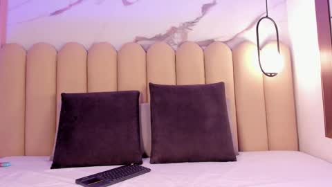 Vttoria online show from 12-17-25, 01:28