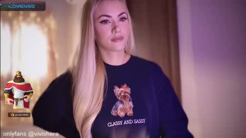 Vivian is here online show from 10-31-25, 07:53