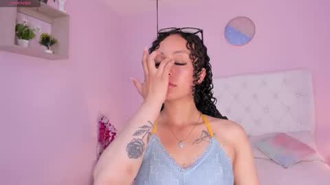 Vivi online show from 12-18-25, 03:34