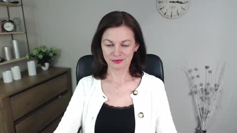 Vivian online show from 01-16-25, 10:10