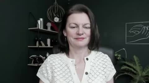 Vivian online show from 04-29-26, 07:23