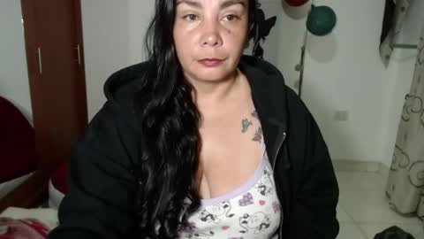 Snapshot of vivian_milf_paint chatting on 09-17-25, 03:19 vivian_milf_paint online show from 09-17-25, 03:19