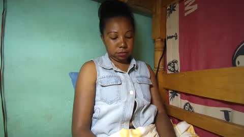 Snapshot of viviane0812 chatting on 02-20-25, 12:47 viviane0812 online show from 02-20-25, 12:47