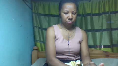 Snapshot of viviane0812 chatting on 09-24-25, 09:34 viviane0812 online show from 09-24-25, 09:34
