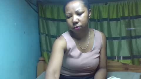 Snapshot of viviane0812 chatting on 09-26-25, 07:01 viviane0812 online show from 09-26-25, 07:01