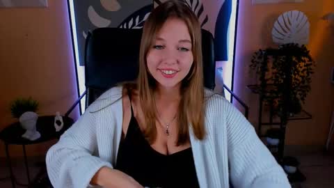 Snapshot of viviangutierrez chatting on 10-03-25, 10:45 viviangutierrez online show from 10-03-25, 10:45