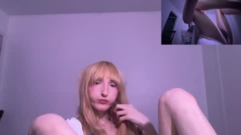 Snapshot of vivianlayxxx chatting on 06-26-26, 02:05 vivian layy online show from 06-26-26, 02:05
