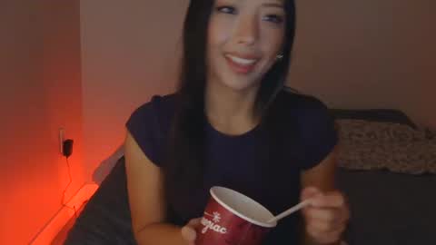 Snapshot of vivianwinters chatting on 10-12-25, 01:48 vivianwinters online show from 10-12-25, 01:48