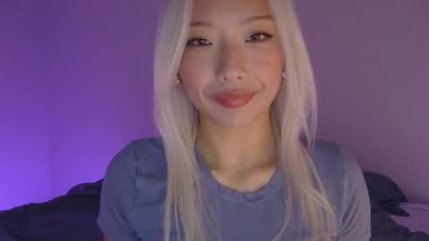 Snapshot of vivianwinters chatting on 10-31-25, 10:44 vivianwinters online show from 10-31-25, 10:44