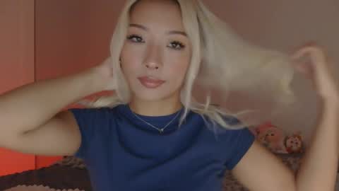 Snapshot of vivianwinters chatting on 11-11-25, 01:27 vivianwinters online show from 11-11-25, 01:27