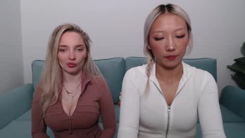 Snapshot of vivianwinters chatting on 11-21-25, 07:45 vivianwinters online show from 11-21-25, 07:45