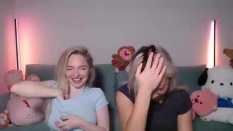 Snapshot of vivianwinters chatting on 11-26-25, 09:16 vivianwinters online show from 11-26-25, 09:16