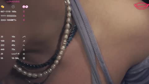 Snapshot of vivid_girls chatting on 01-20-25, 01:32 Nelly and Mari online show from 01-20-25, 01:32