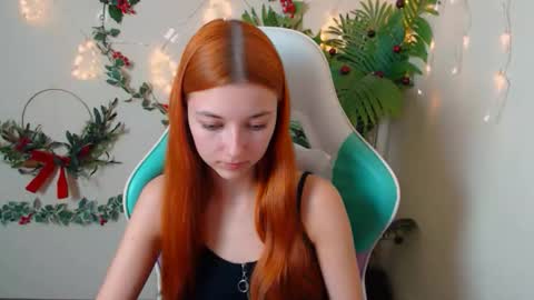 Snapshot of vivien_leight chatting on 12-04-25, 06:49 Vivien online show from 12-04-25, 06:49