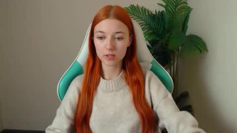 Snapshot of vivien_leight chatting on 01-12-26, 06:57 Vivien online show from 01-12-26, 06:57