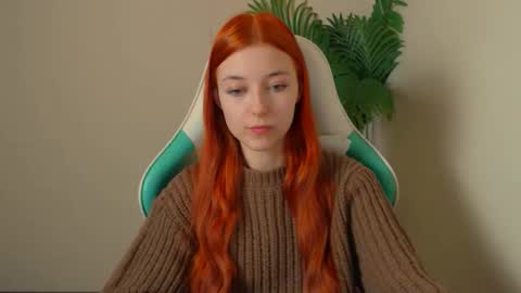 Snapshot of vivien_leight chatting on 02-12-26, 07:42 Vivien online show from 02-12-26, 07:42