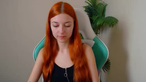 Snapshot of vivien_leight chatting on 03-02-26, 06:59 Vivien online show from 03-02-26, 06:59