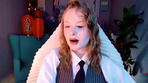 Vivien online show from 06-24-26, 05:50