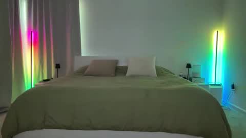 vivienne online online show from 11-13-25, 05:23