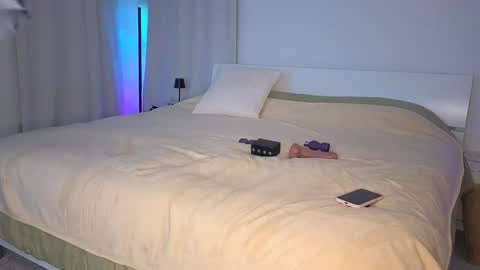 vivienne online online show from 11-21-25, 02:54